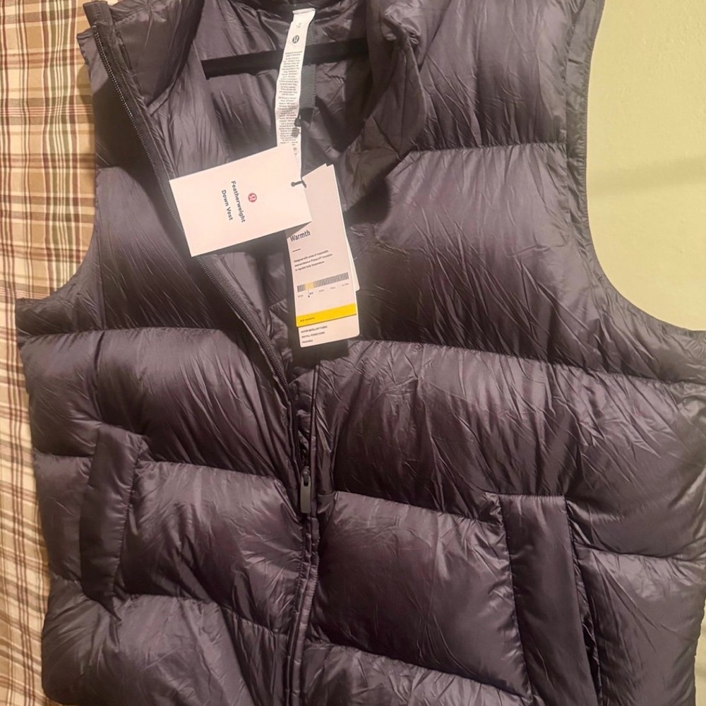 Lululemon Feather Weight down vest graphite NEW WITH TAGS XL - Picture 8 of 11